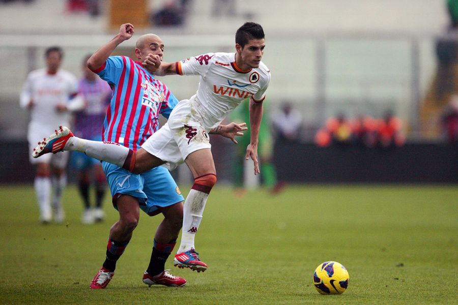 九游手游下载-包含赛地聚焦——意甲集结日热度飙升，成都蓉城临场应变，态度坚定，球探报告显示潜力的词条